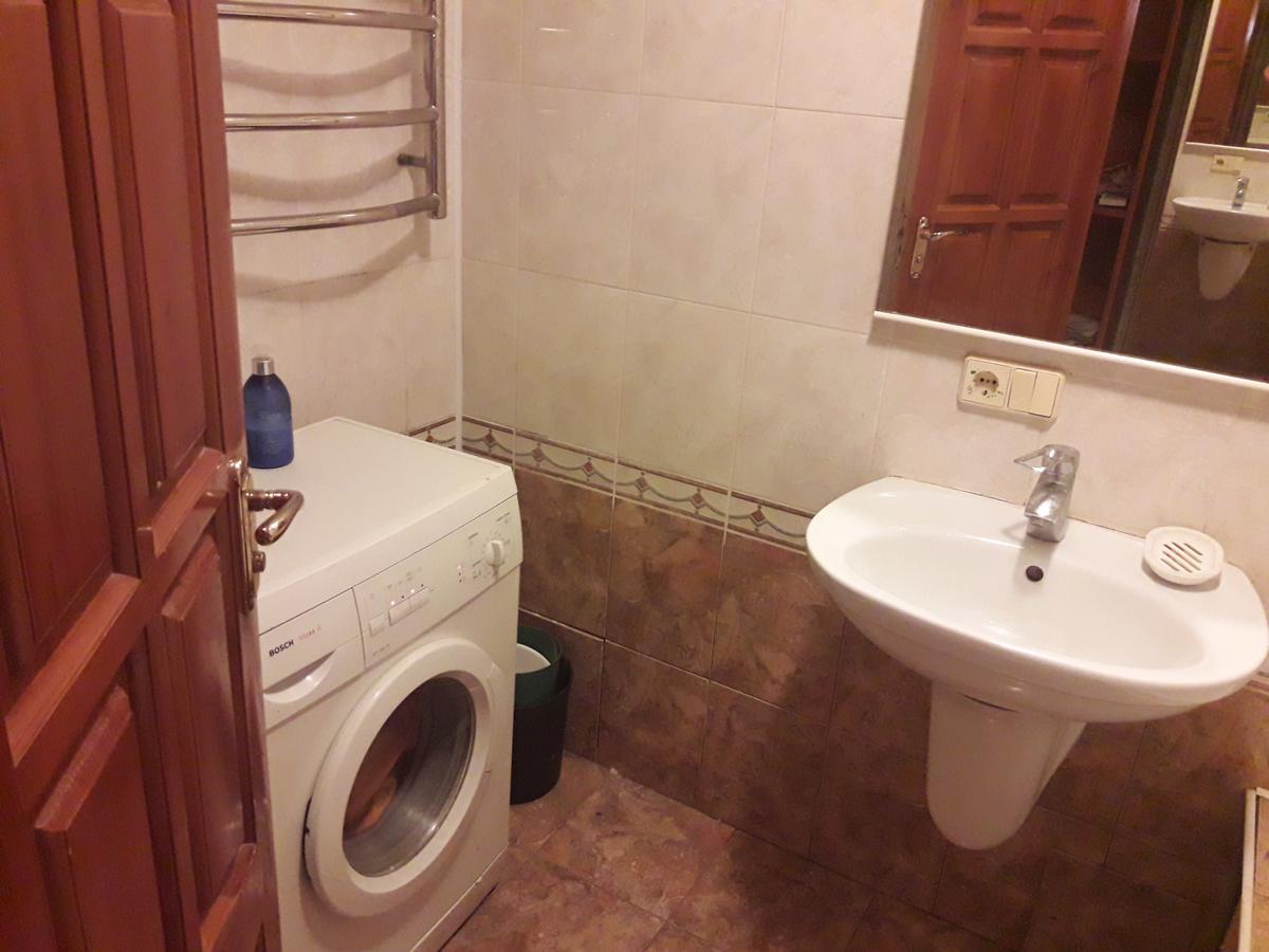 Appartment Near M. 23 Serpnya Charkov Buitenkant foto
